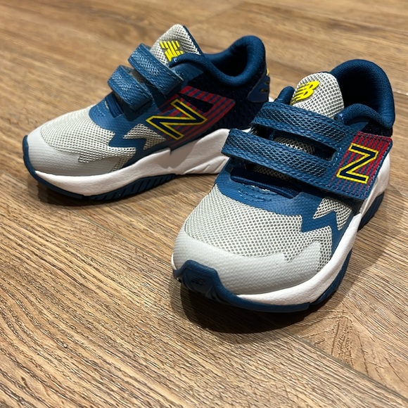 New Balance Runners, New, US size 6, toddler - Picture 1 of 6